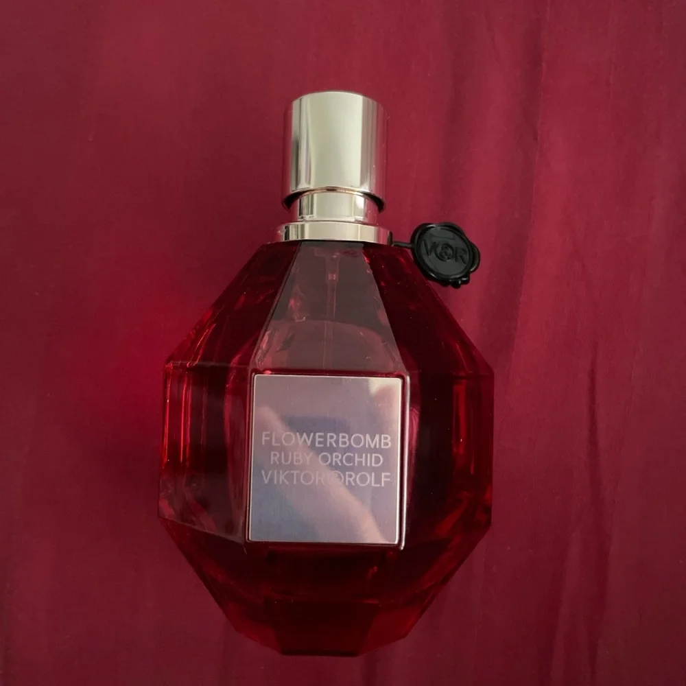 Viktor & Rolf Ruby Orchid Perfume Box with Pink Accents - Picture 2 of 3